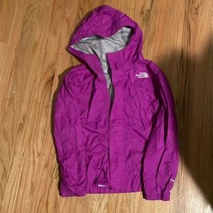 North face rain jacket purple/magenta size 7/8 girls. Excellent condition